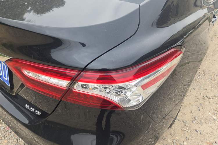 Used Toyota Camry 2021 2.0G Luxury Edition
