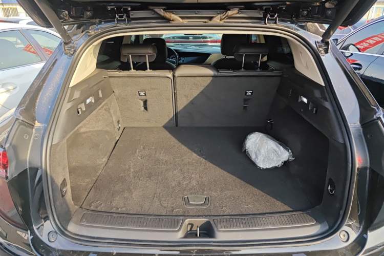 Used Buick Envision 2022 Encore S GS Two-Wheel Drive Smart Sport Model
