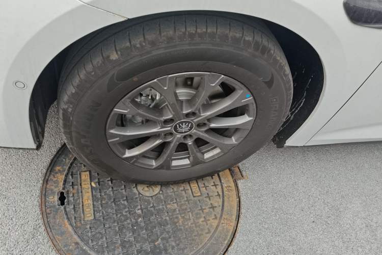 Used BYD Qin L 2025 DM-i Smart Drive 80KM Leading Model
