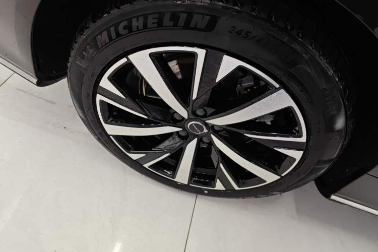 Used Volvo S90 2026 B5 Zhiyi Luxury Edition
