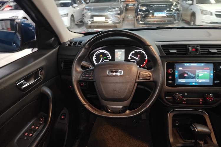 Used Qoros 5 2018 Revised Version 1.6T Automatic Leading Edition