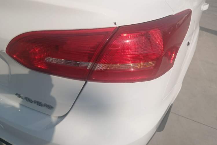 Used Ford Focus 2017 Sedan 1.6L Automatic Fashion Edition Smart Drive Version
