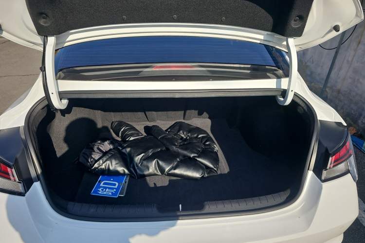 Used Hyundai Elantra 2021 1.5L CVT LUX Prestige Edition
