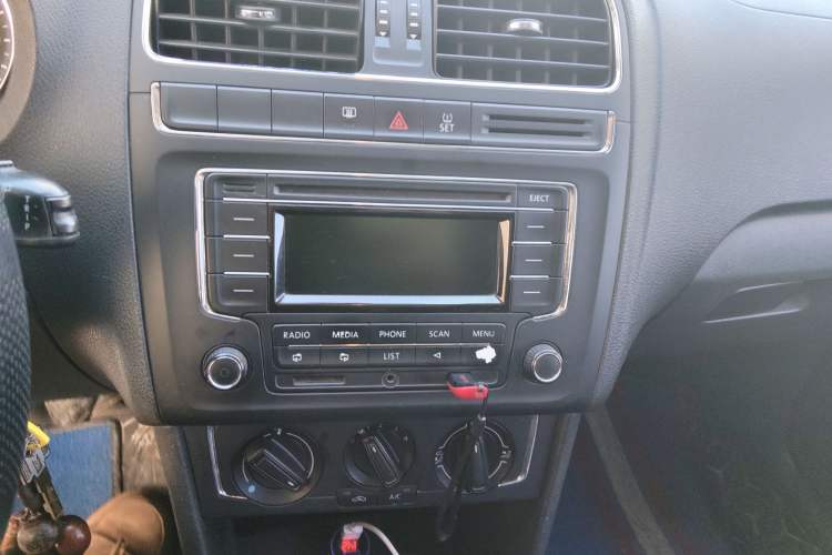 Used Volkswagen Polo 2014 1.4L Manual Comfort Edition
