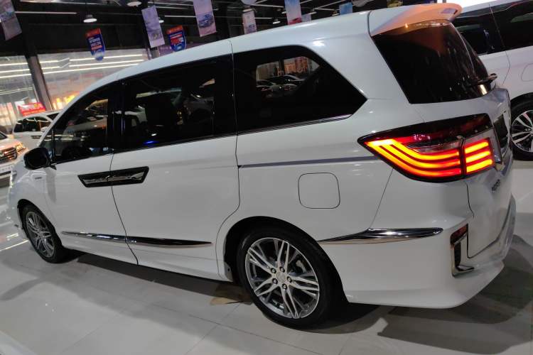 Used Honda Elysion 2019 2.0L Hybrid Luxury Edition
