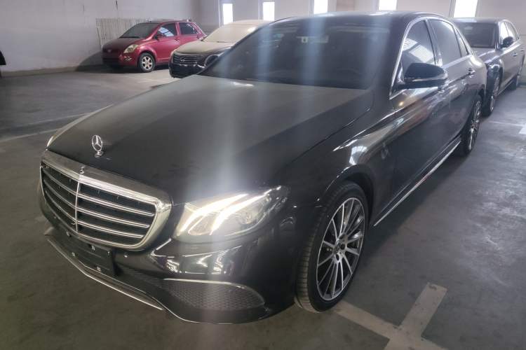 Used Mercedes-Benz E-Class 2016 E 300 L Sporty and Stylish Model