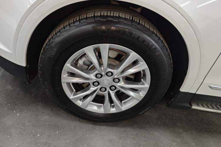 Used Cadillac XT5 2022 2.0T Two-Wheel Drive Luxury Version