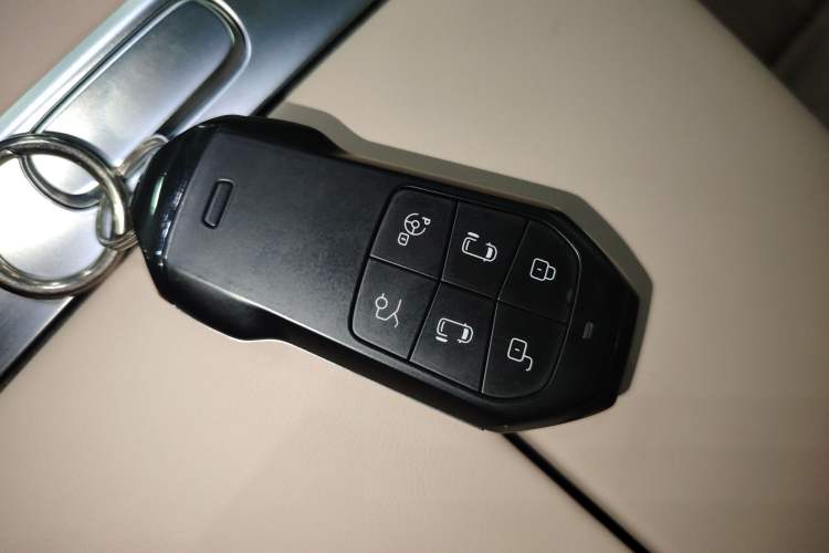 Used XPeng X9 2025 740 Ultra-Long Range Max