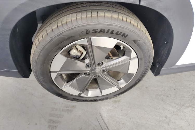 Used Livan Livan 7 2024 450km Executive Version
