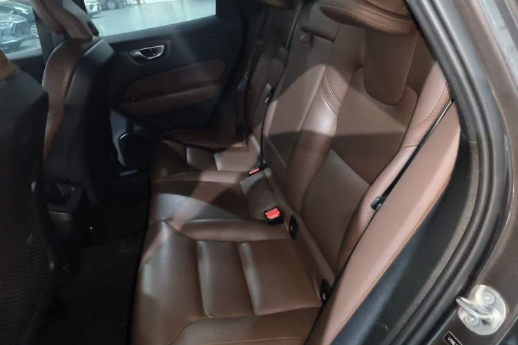 Used Volvo XC60 2024 B5 4x4 Smart Luxury Edition