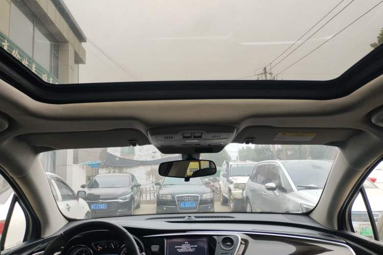 Used Buick Envision 2018 20T Two-Wheel-Drive Elite Model
