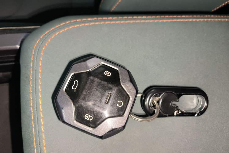 Used JETOUR Traveler 2023 2.0T Four-Wheel Drive Conqueror