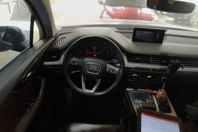 Used Audi Q7 2016 40 TFSI Comfort Model
