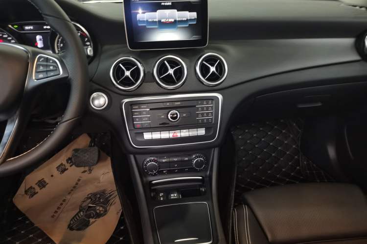 Used Mercedes-Benz GLA 2017 GLA 200 Fashion Model
