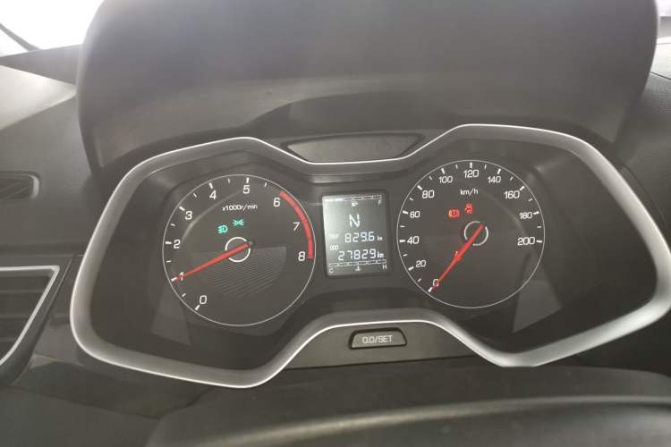 Used Baojun 310 2017 1.5L Automatic Fashion Model
