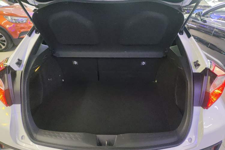 Used Toyota IZOA 2022 2.0L Yixing Version
