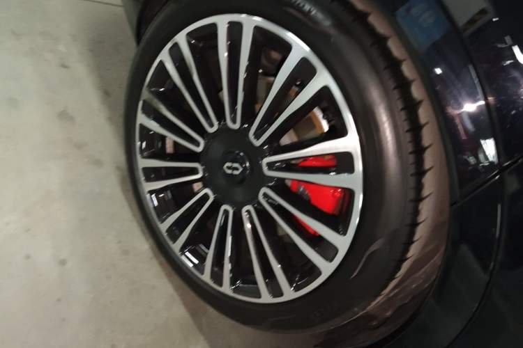 Used Hima AITO M9 2024 Range-Extended Ultra Version 42 kWh 6-Seater Model
