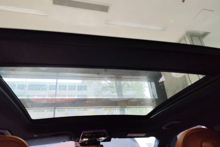 Used Mercedes-Benz GLC 2023 Facelift GLC 260 L 4MATIC Dynamic Version 5 Seats
