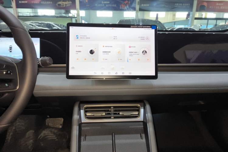 Used BYD Qin L 2024 DM-i 120KM Leading Model
