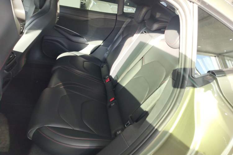 Used  SU7 2024 Rear-Drive Long-Range Intelligent Driving Version
