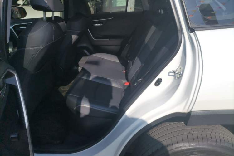 Used Toyota RAV4 2022 Dual-Engine 2.5L E-CVT Four-Wheel Drive Elite Plus Edition
