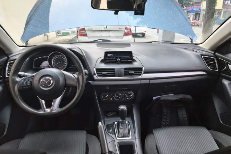 Used Mazda Mazda 3 Axela 2016 Sedan 1.5L Automatic Comfort Model