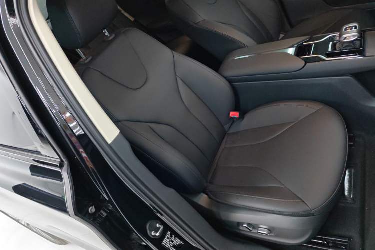 Used Hongqi E-QM5 2024 610 km PLUS
