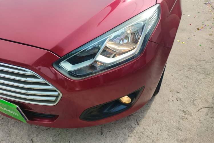 Used Ford Escort 2015 1.5L Manual Comfort Model
