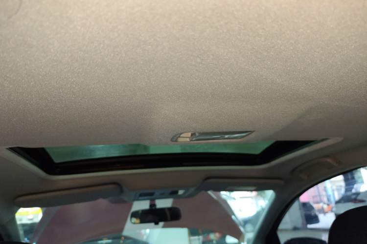 Used Nissan Tiida 2016 1.6L CVT Cool Dynamic Edition