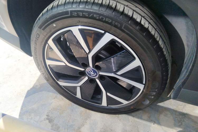 Used BYD Song L DM-i 2025 Intelligent Driving Version 160 km Beyond-Range Type
