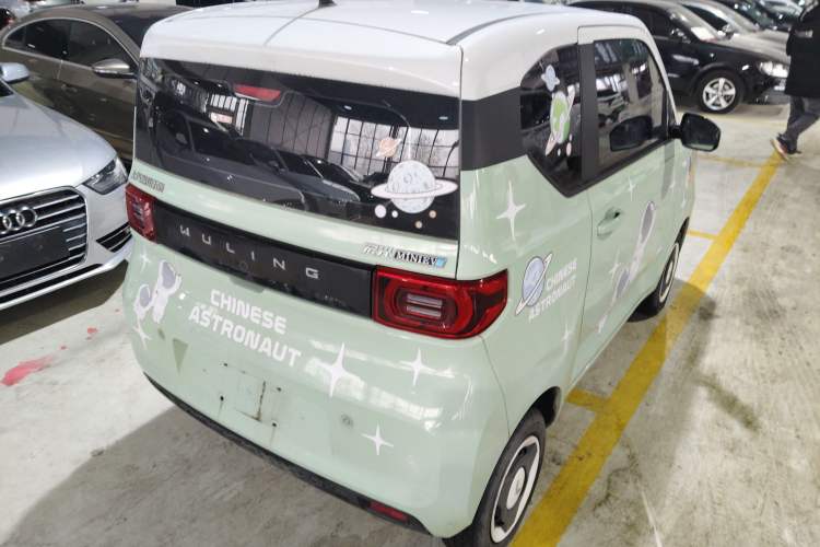Used Wuling Hongguang MINIEV 2021 Macaron Premium Model – Lithium Iron Phosphate
