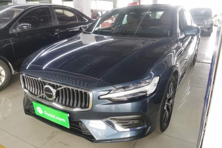 Used Volvo S60 2024 B4 Zhiyi Luxury Edition