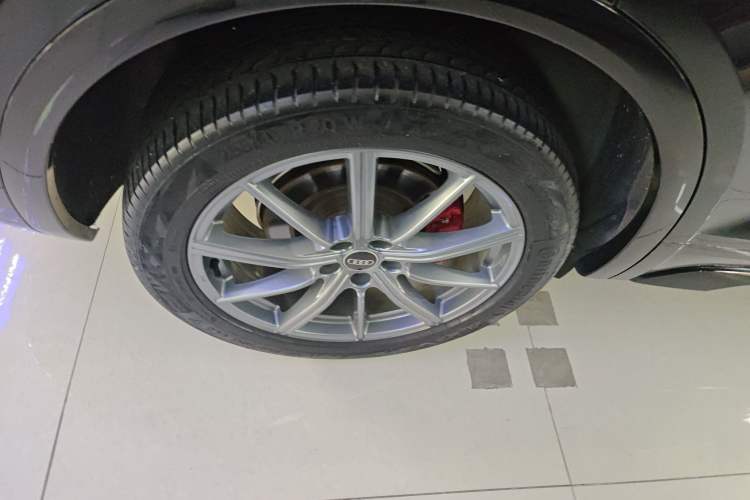 Used Audi Q5L 2022 40T Fashionable and Dynamic Model
