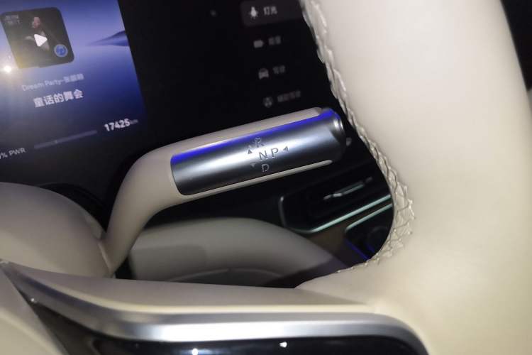 Used Hima AITO M9 2025 Extended-Range Ultra Version 52 kWh 6-Seater
