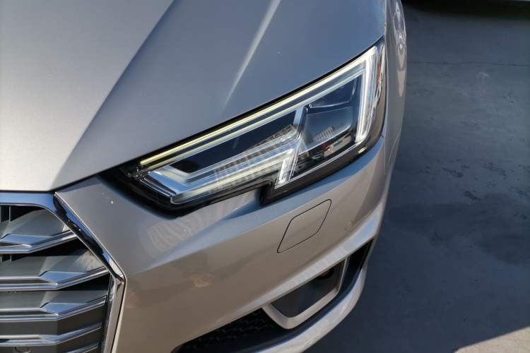 Used Audi A4L 2019 40 TFSI Fashion Edition China VI Emission Standard
