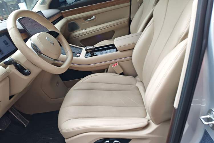 Used Hima AITO M7 2024 1.5T Rear-Drive Plus Version 5 Seats
