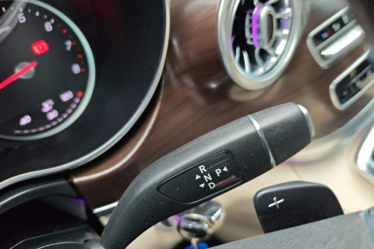 Used Mercedes-Benz V-Class 2021 V 260 Avantgarde Edition