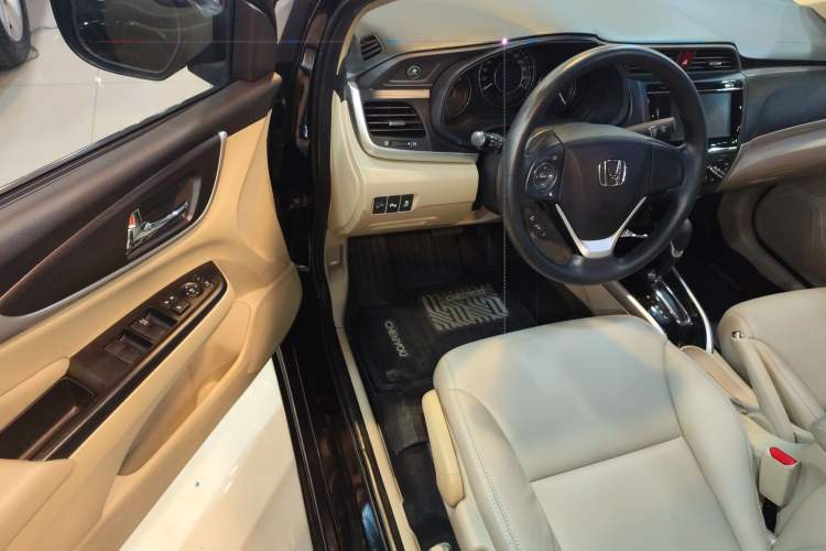 Used Honda Crider 2016 1.8L CVT Luxury Edition
