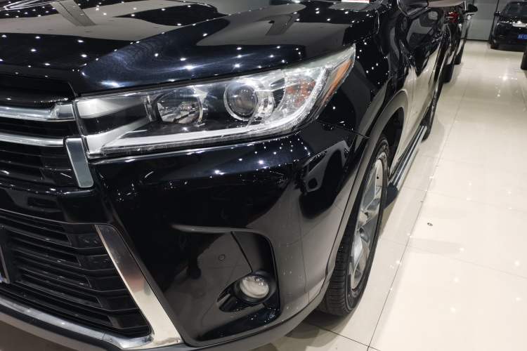 Used Toyota Highlander 2018 2.0T Four-Wheel Drive Prestige Version 7 Seats China V Emission Standard
