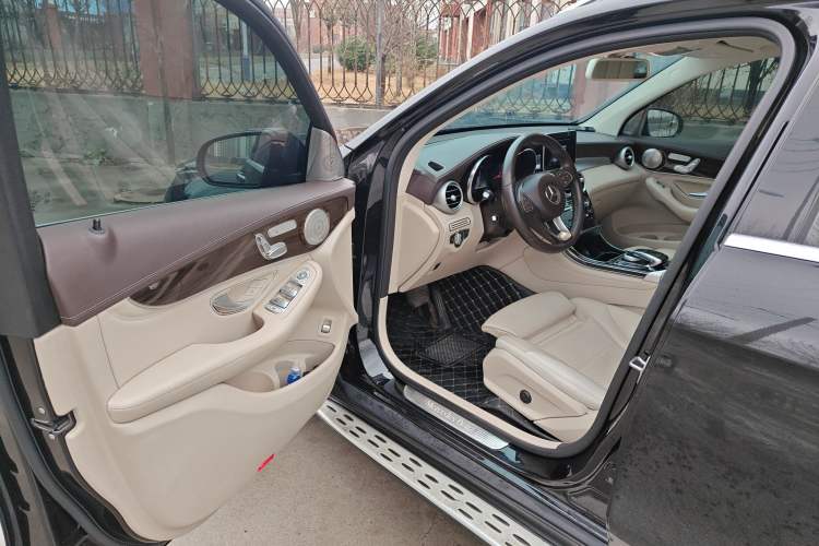 Used Mercedes-Benz GLC 2019 GLC 260 L 4MATIC Dynamic Model
