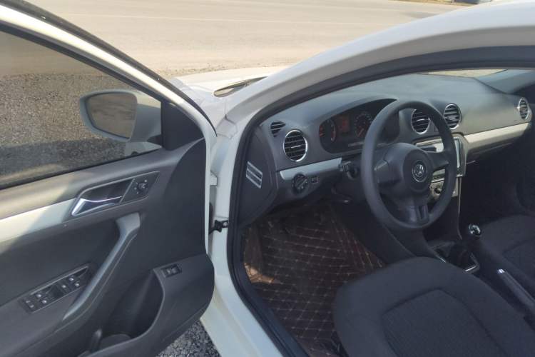 Used Volkswagen Jetta 2015 Zhuihui Edition 1.6L Manual Comfort Model
