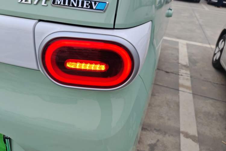 Used Wuling Hongguang MINIEV 2024 3rd Generation 215km Youth Edition
