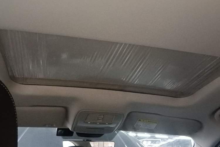 Used Roewe i5 2021 1.5L CVT Platinum Edition
