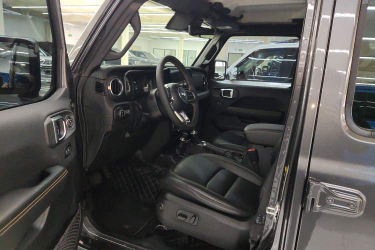 Used Jeep Wrangler 2024 2.0T Sahara Four-Door Edition