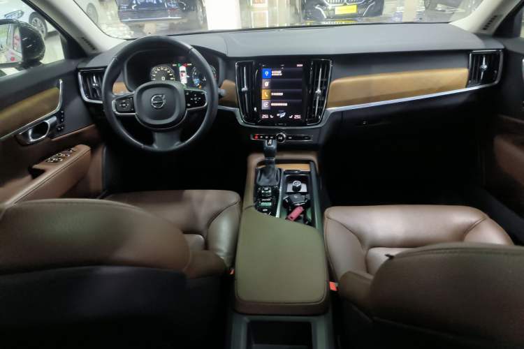 Used Volvo S90 2020 T5 Zhiyi Luxury Edition
