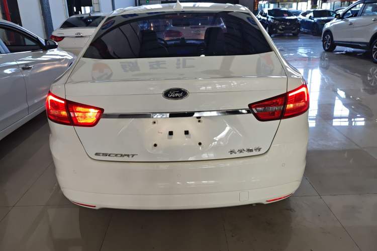 Used Ford Escort 2015 1.5L Automatic Fashion Model
