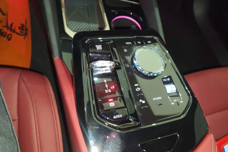 Used BMW 5 Series 2025 530Li Luxury Edition M Sport Package
