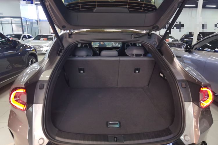 Used  YU7 2025 Ultra-Long Range High-Performance All-Wheel-Drive Max Edition
