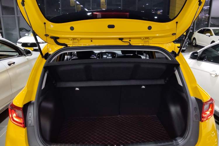 Used Kia Stonic 2021 1.4L CVT Fun & Sunroof Model
