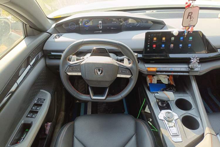 Used Changan UNI-V 2022 1.5T Prestige Version